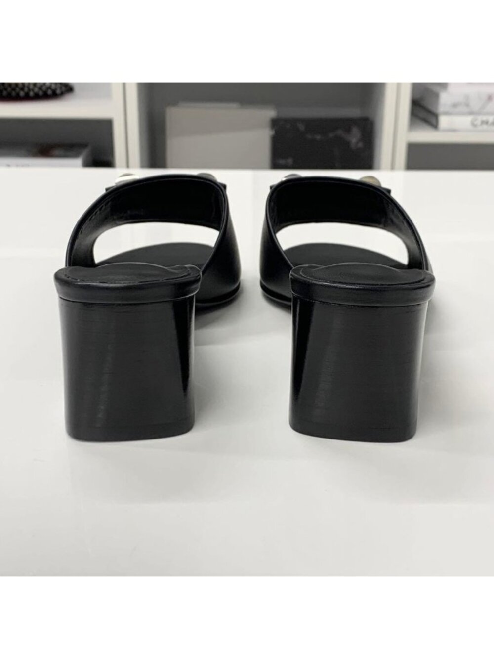 Hermes Dreamy Leather Collier Chien Sandals Black - Picture 5 of 10